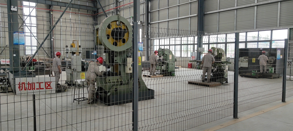 1658882609127235.jpg 機(jī)加工區(qū).jpg